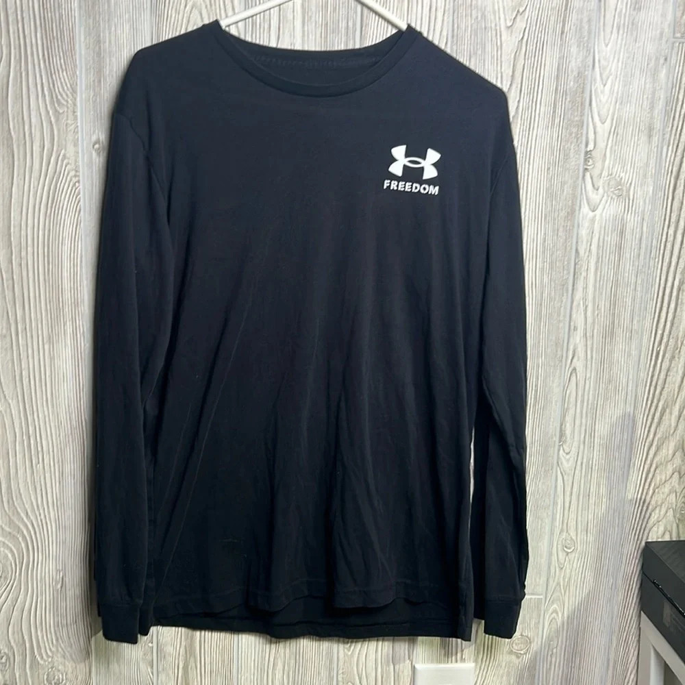 Men’s Under Armor long sleeve shirt size Medium